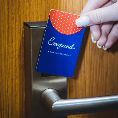 Hotel Emigrand Art 3*