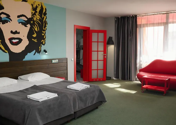 Emigrand Art Hotel 3*