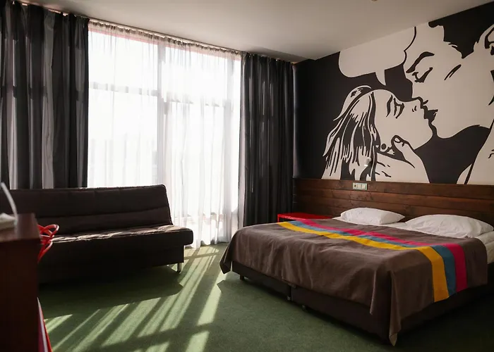 Emigrand Art Hotel