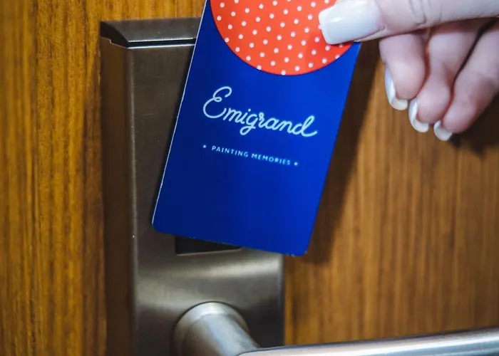 Hotel Emigrand Art 3*